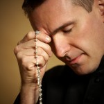 Priest-praying-rosary-2 (1)