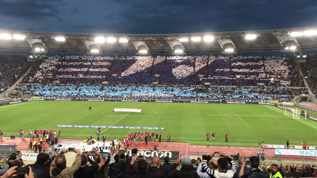 Lazio-Inter, coreografia meravigliosa per lo spareggio Champions