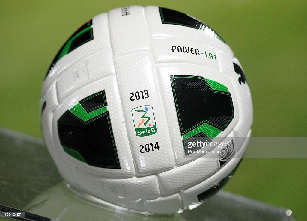 Il pallone della Serie B 2013-14Il pallone della Serie B 2013-14