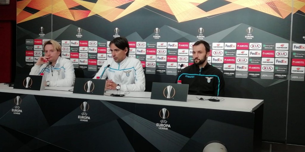 Simone Inzaghi e Milan Badelj in conferenza stampa a Siviglia.