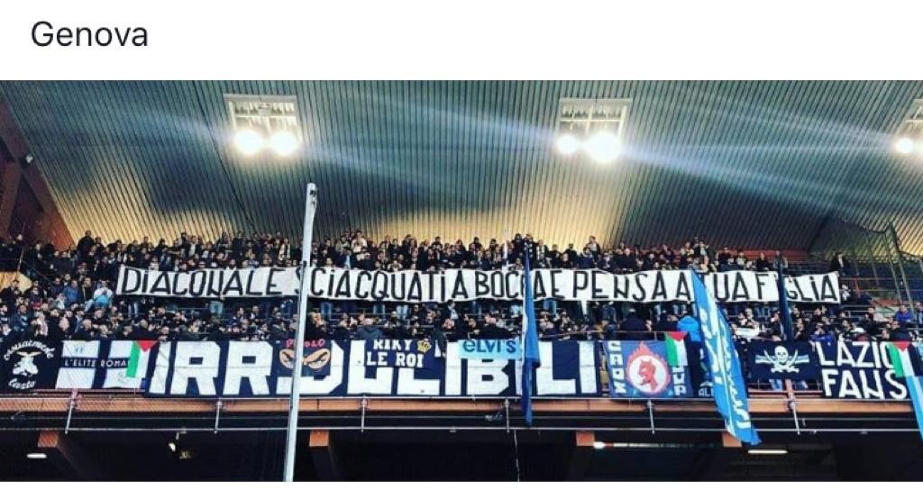 Lo striscione degli Irriducibili contro Arturo Diaconale.