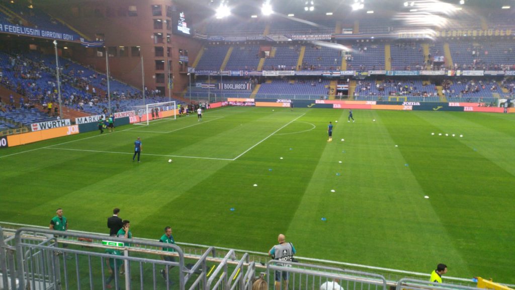 Il riscaldamento della Lazio a Genova.