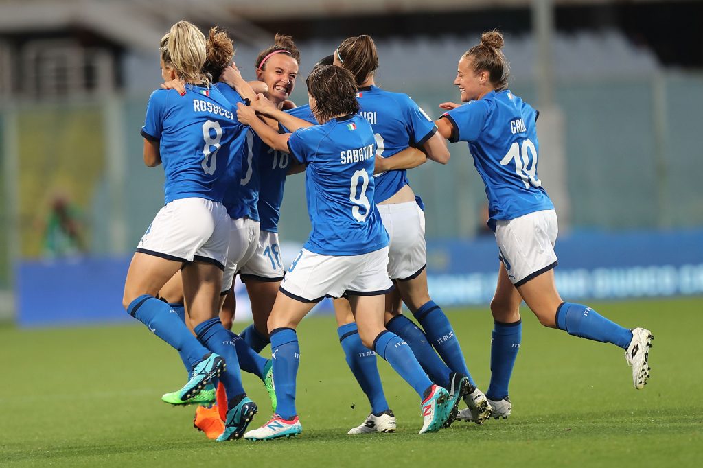 Comisso diviso tra uomini e donne