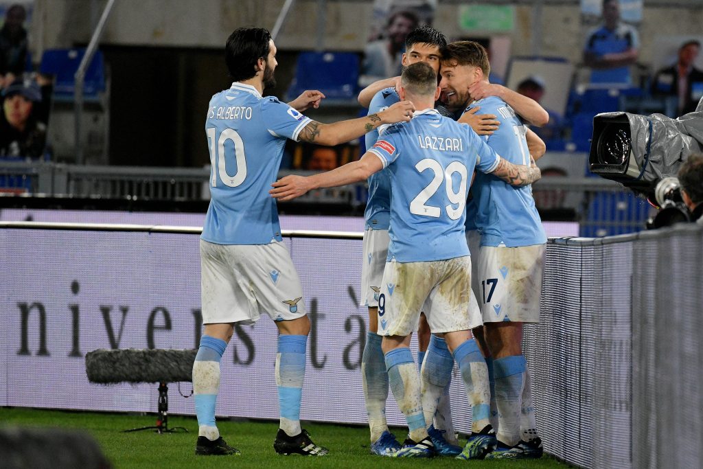 Lazio - Cagliari, i festeggiamenti dopo il gol di Immobile