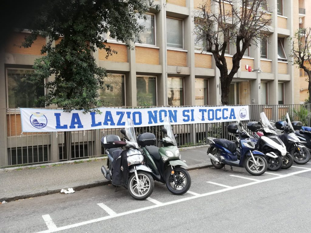 Striscione, tifosi Lazio