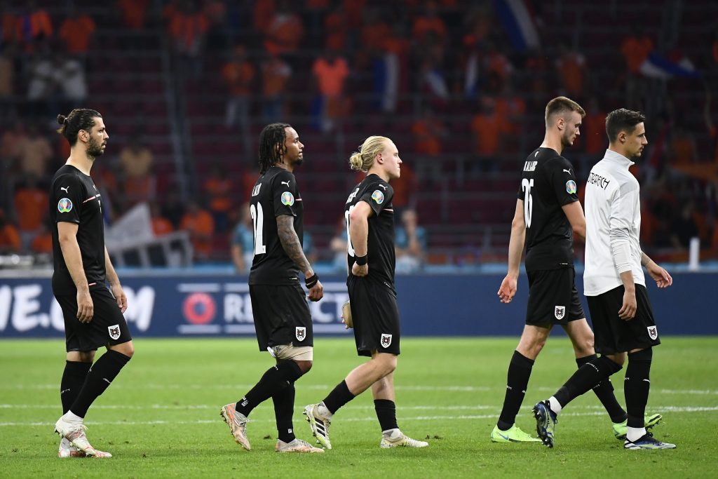 Giocatori dell'Austria a fine partita