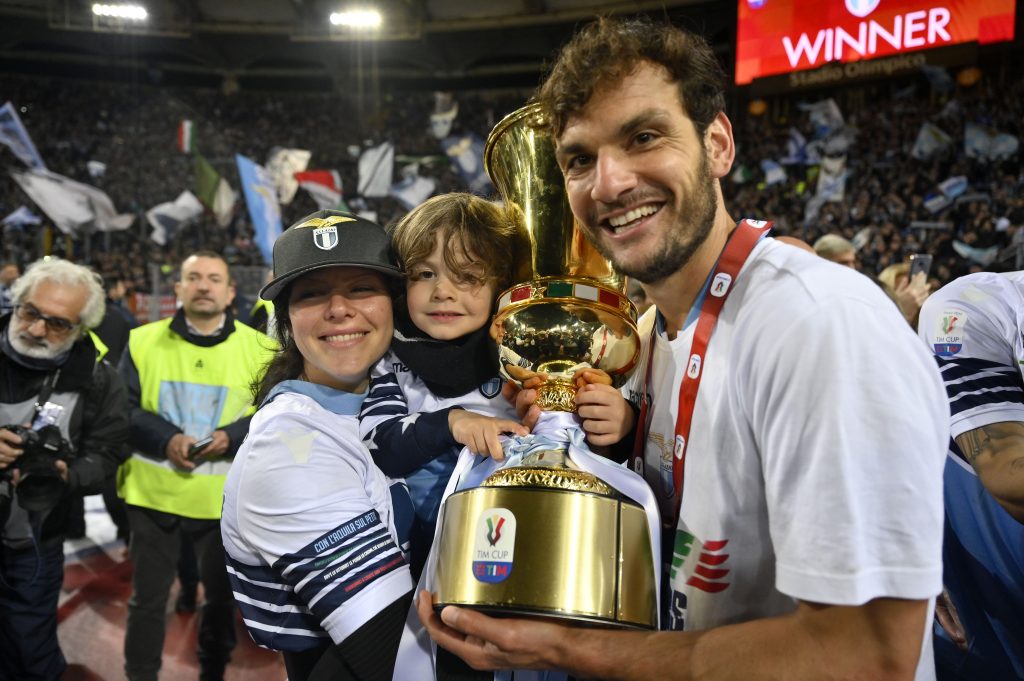 Marco Parolo festeggia la vittoria della Coppa Italia