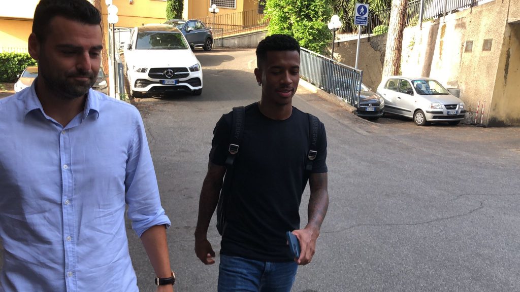 Marcos Antonio arriva in clinica