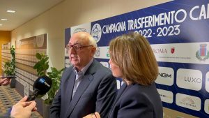 Jonathan Barnett e Rafaela Pimenta