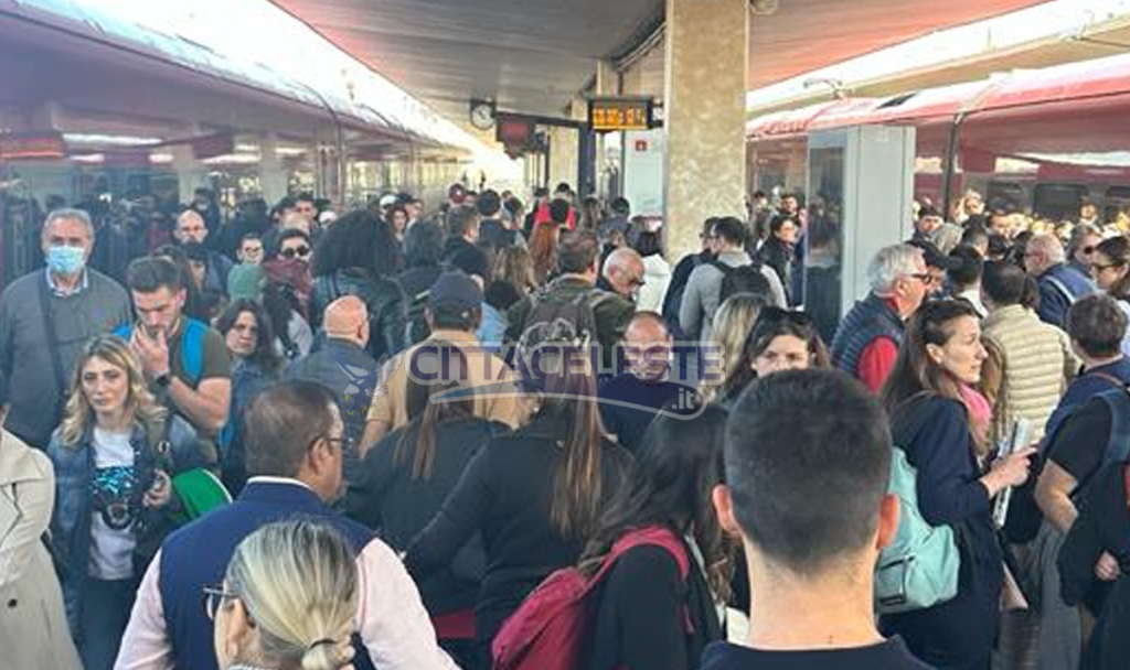Laziali bloccati in treno