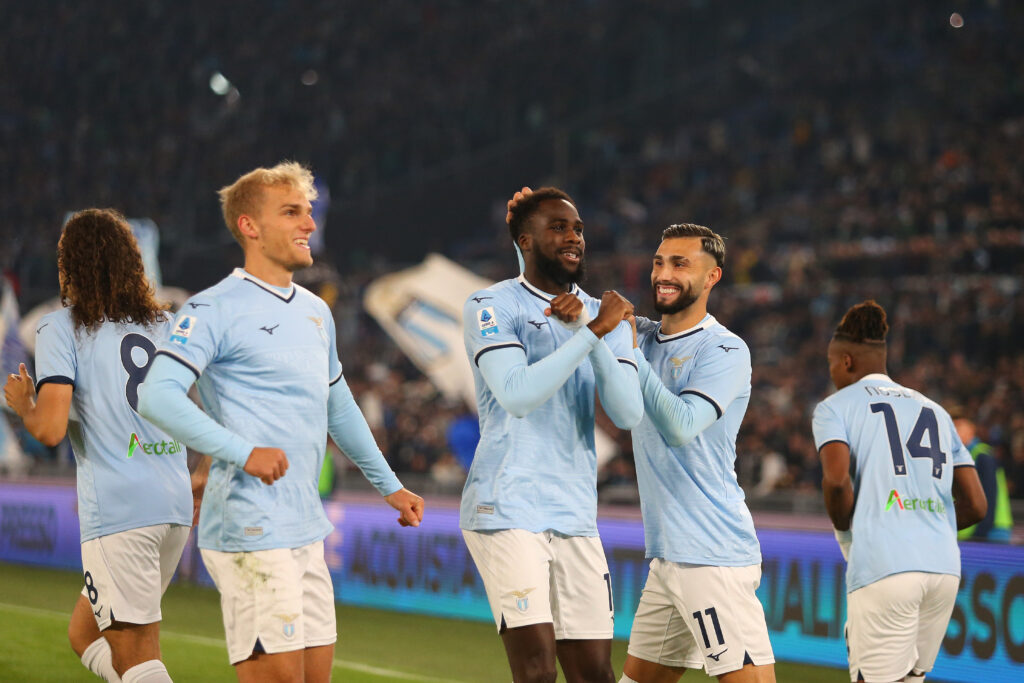 Isaksen, Dia e Castellanos