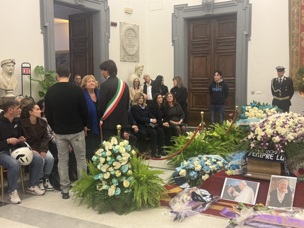 Alessandro Onorato alla camera ardente per Suor Paola