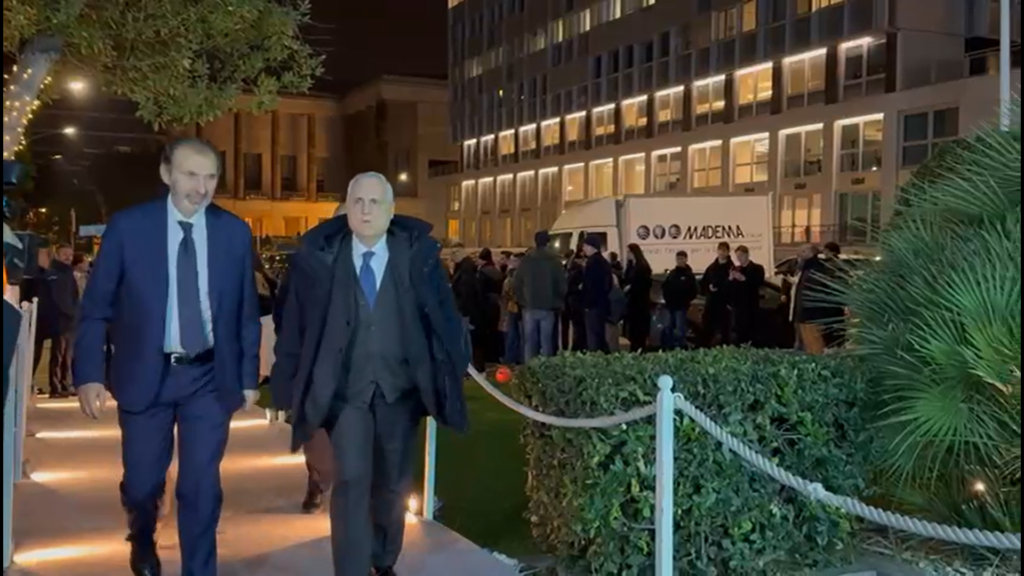 Screenshot 2025-12-15 202427