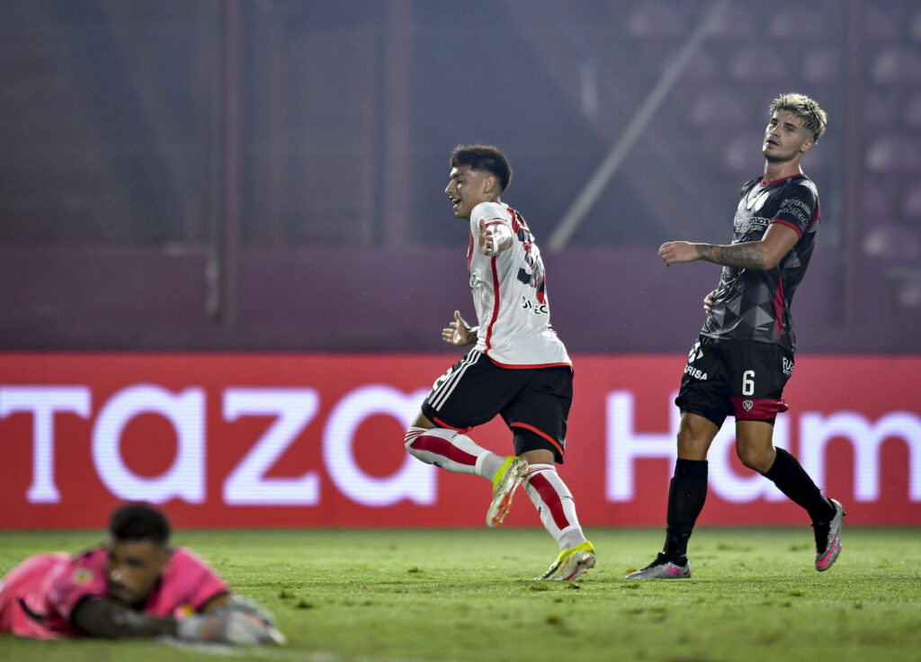 Barracas Central v River Plate - Copa de la Liga 2024